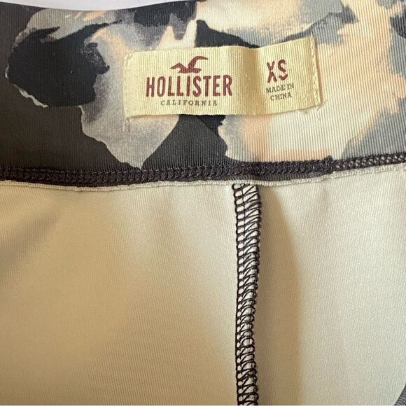 Hollister Navy White Floral Skater Skirt XS - Picture 6 of 7